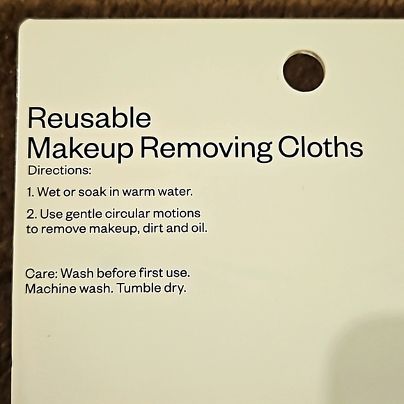Room essentials reusable makeup cloths - Picture 2 of 4